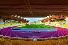 华子缺阵，仍33分大胜雄鹿！兰德尔29分8板6助，字母哥25分8板5助